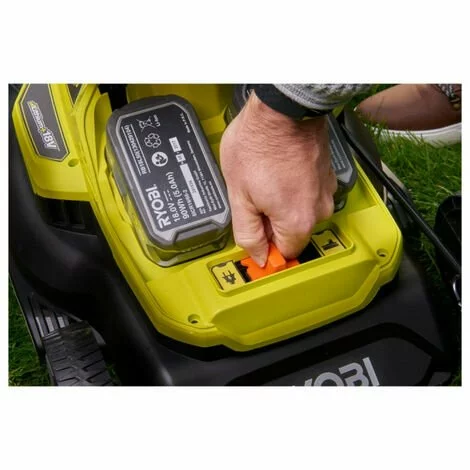 Tondeuse Hybride RYOBI 18V LithiumPlus Coupe 37cm - 2 Batteries 5.0 Ah - 1 Chargeur Rapide RY18LMH37A-250 6 Tondeuse Hybride RYOBI 18V LithiumPlus Coupe 37cm - 2 Batteries 5.0 Ah - 1 Chargeur Rapide RY18LMH37A-250 – Image 4